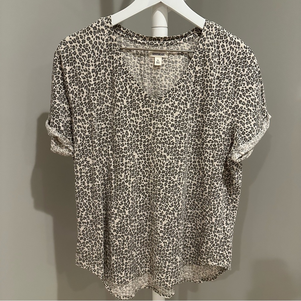 Good Threads Leopard Print V-Neck T-Shirt
